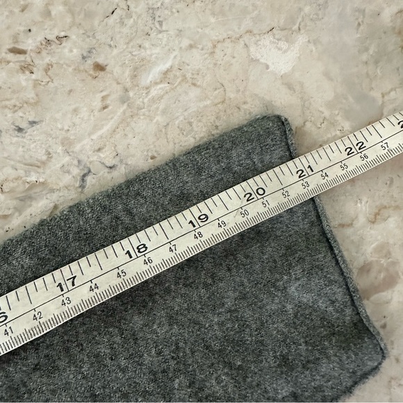 Nicci Scull Sweater - Picture 14 of 14